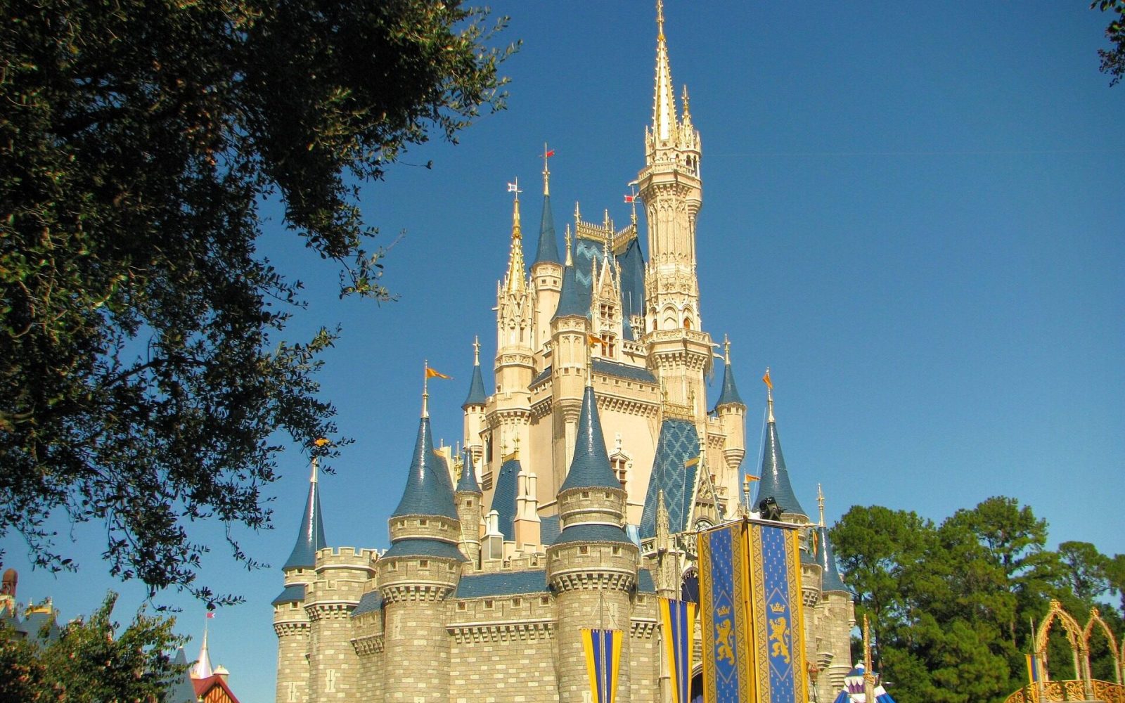 disney-world-978134_1920